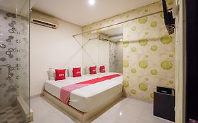 Super Oyo Capital O 92633 Spring Hotel Gubeng
