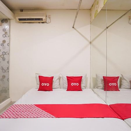 Super Oyo Capital O 92633 Spring Hotel Gubeng Surabaya Bagian luar foto