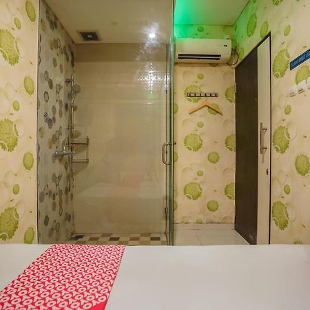 Super Oyo Capital O 92633 Spring Hotel Gubeng Surabaya Bagian luar foto