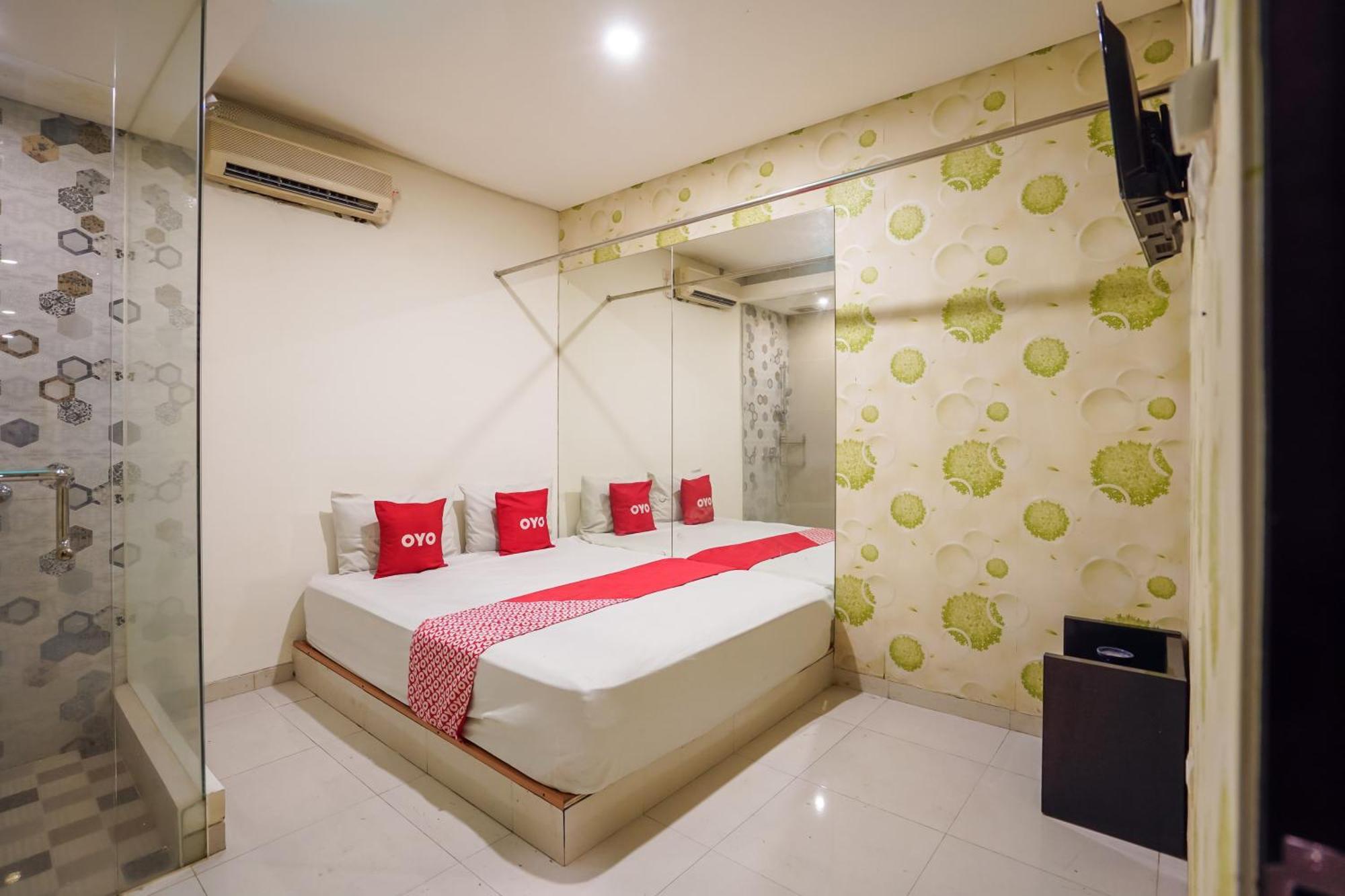 Super Oyo Capital O 92633 Spring Hotel Gubeng Surabaya Bagian luar foto